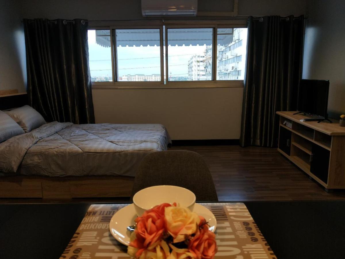 Popular Condo เมืองทองธานี باك كريت المظهر الخارجي الصورة